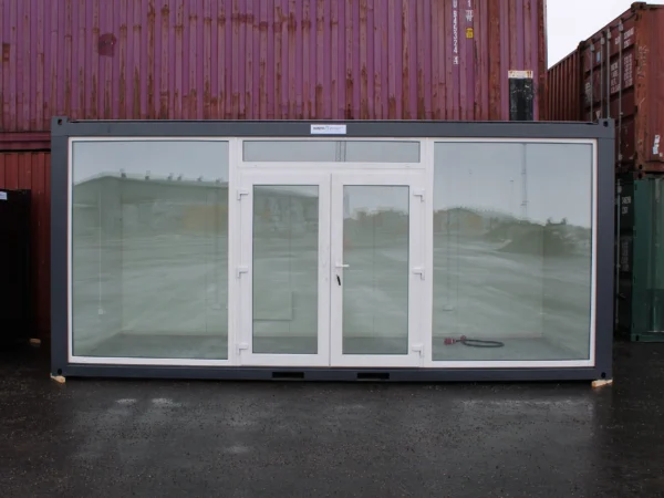 20lasikontti1-lasisein-9.webp Glass Container, One Glass Wall