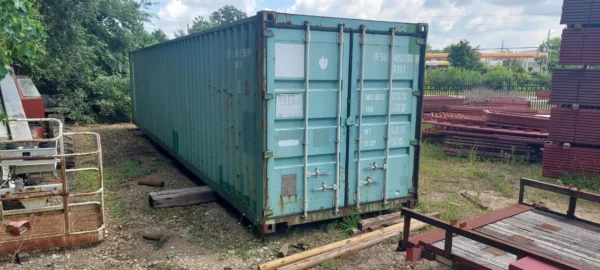 s-l1600-53.webp Watertight 40ft Shipping Container – Secure Large Storage Unit